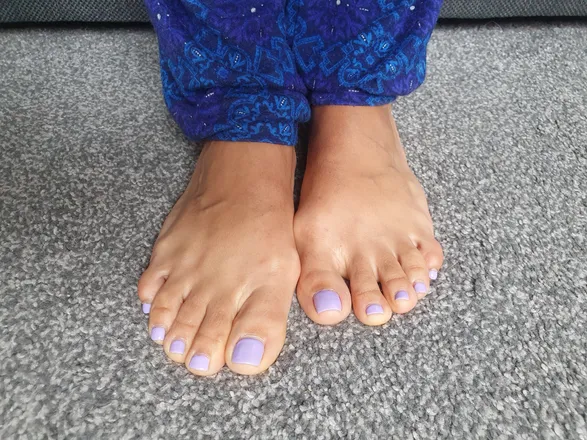 OnlyFans cuenta spanishfeetsies header 2