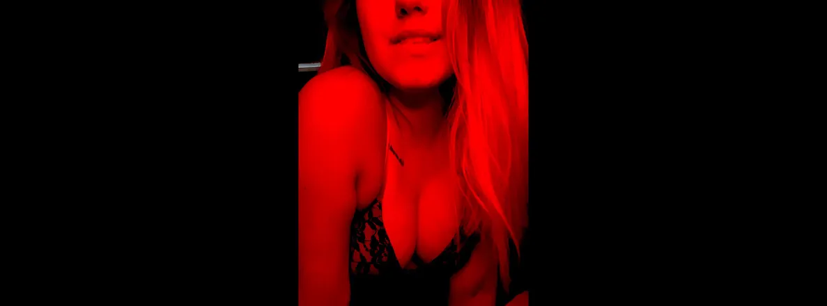 OnlyFans cuenta prinxesspeachhh header 2