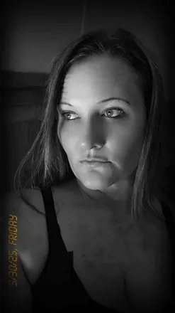 OnlyFans cuenta lonelywife_83 avatar 1