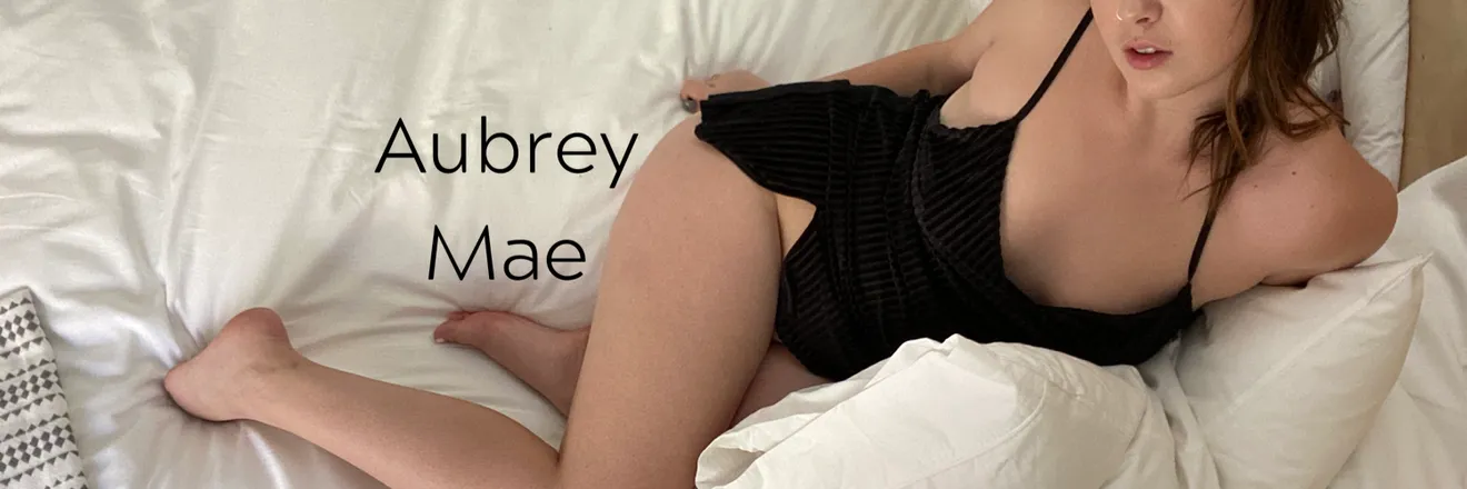 OnlyFans cuenta aubreymaefree header 2