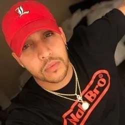 OnlyFans account  mrrrtiller avatar 1