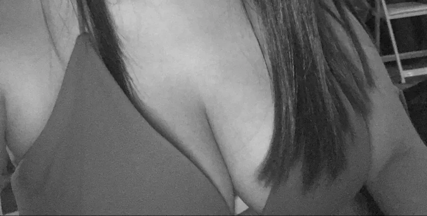 OnlyFans cuenta urregulargirl header 2