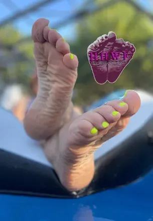 OnlyFans cuenta herhousewifefeet avatar 1