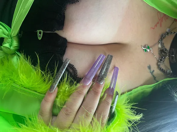OnlyFans cuenta baddiebratty420 avatar 1