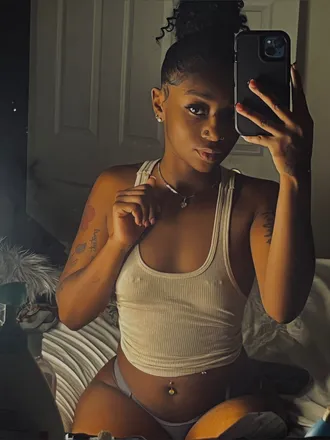 OnlyFans cuenta wessyeisha header 2