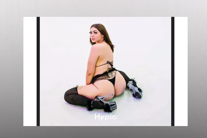 OnlyFans cuenta smokinsosathequeen21 header 2