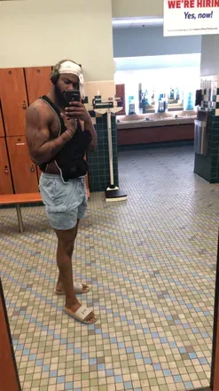 OnlyFans account  themanthemissthemeanie avatar 1