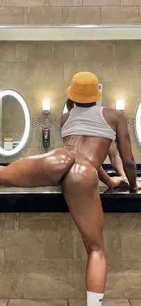 OnlyFans account  assinpublic header 2