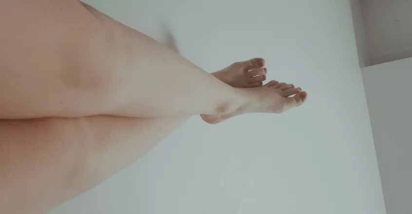 OnlyFans account  my_petitefeet header 2