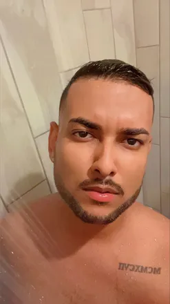 OnlyFans account  eaikevin header 2