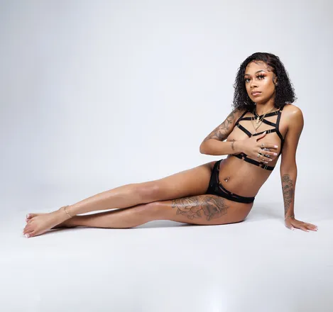 OnlyFans account  thaii header 2