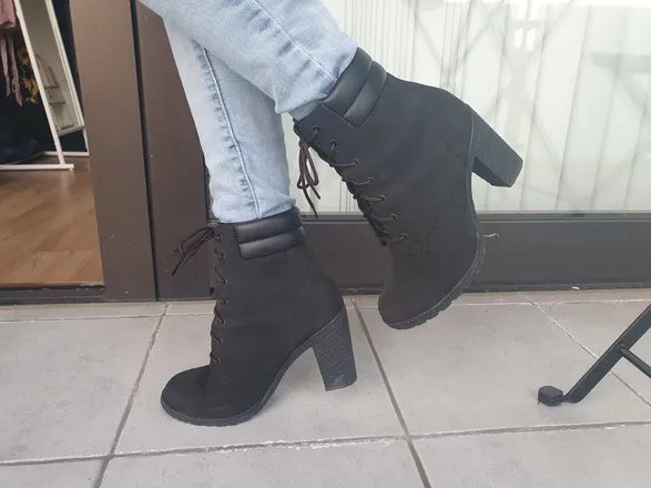 OnlyFans cuenta valadhielsfeet header 2