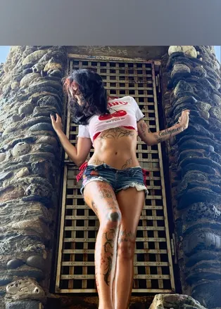 OnlyFans cuenta xxmsbanksyxx header 2