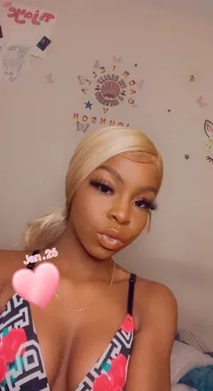 OnlyFans cuenta bleu_allure header 2