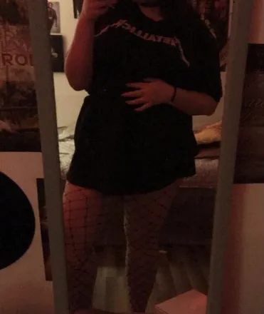 OnlyFans account  cryxbabyxwh0re avatar 1
