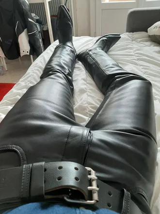OnlyFans cuenta leather_hipster header 2