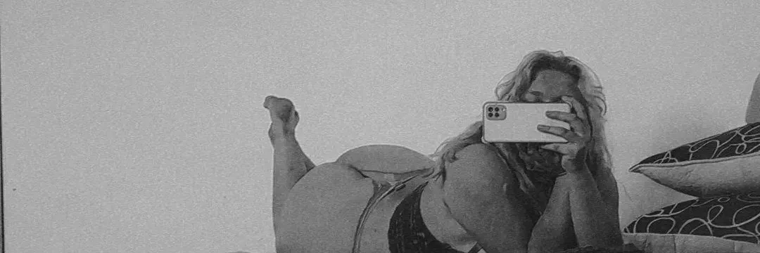 OnlyFans cuenta chxrry_brry header 2