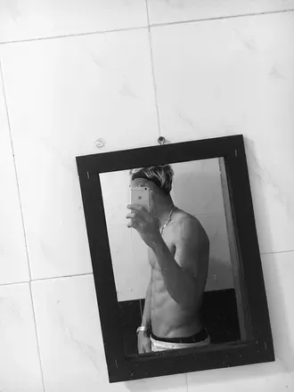 OnlyFans cuenta justin-02 avatar 1