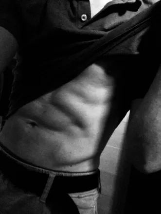 OnlyFans cuenta mynameisnobody08 header 2