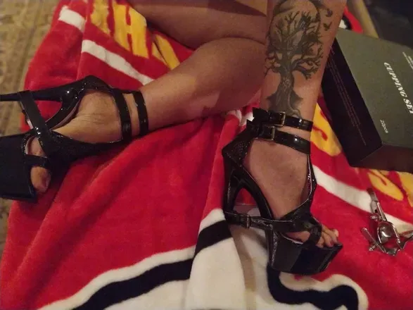 OnlyFans cuenta uncagedsparrow header 2