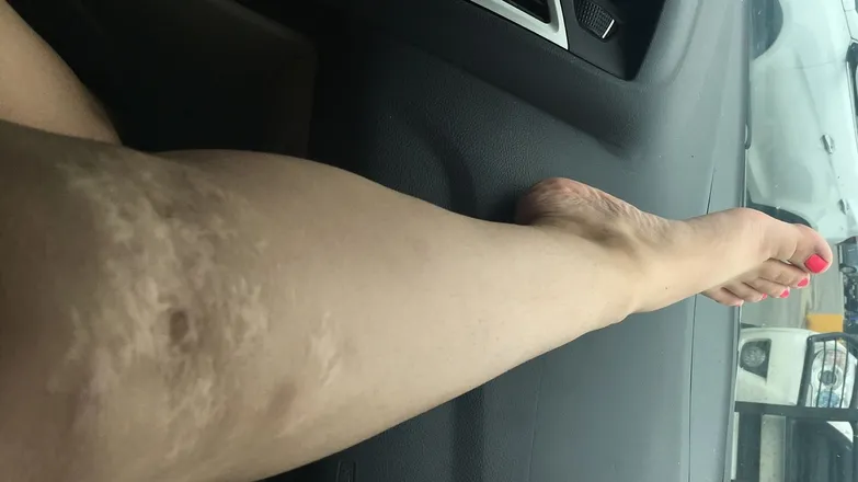 OnlyFans account  dezziefeet96 header 2