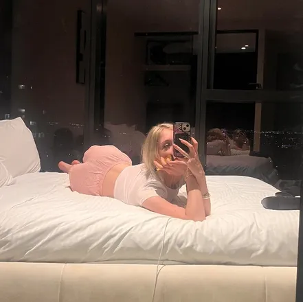 OnlyFans cuenta posesbybella header 2