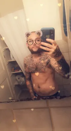 OnlyFans account  twill21 header 2