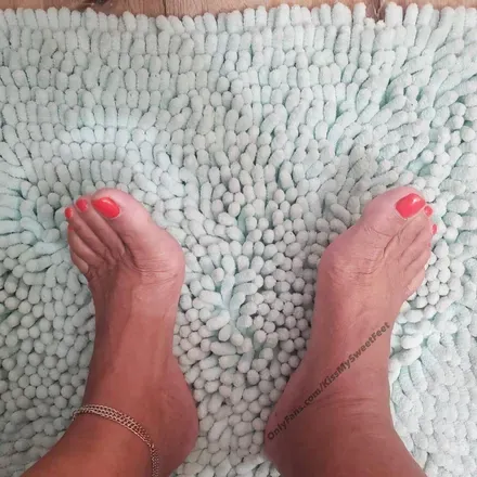 OnlyFans account  kissmysweetfeet avatar 1
