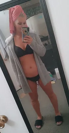 OnlyFans cuenta honeyy_mama89 header 2