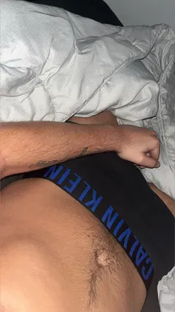 OnlyFans account  prettyhungboy header 1