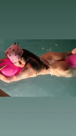 OnlyFans account  alexaruiz18 header 2