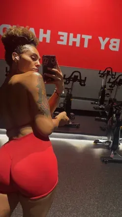 OnlyFans account  mommydearestqueen avatar 1