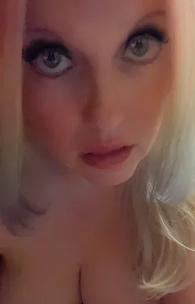 OnlyFans cuenta letthebadgirlout avatar 1