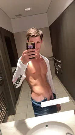 OnlyFans account  lukeconnorsxxx avatar 1