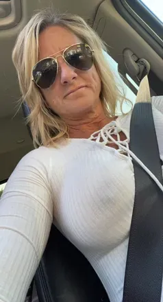 OnlyFans account  upnorthhotwife1 avatar 1