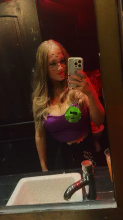 OnlyFans cuenta katie_kirbs header 2
