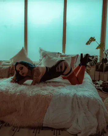 OnlyFans cuenta stellagreymodel header 2