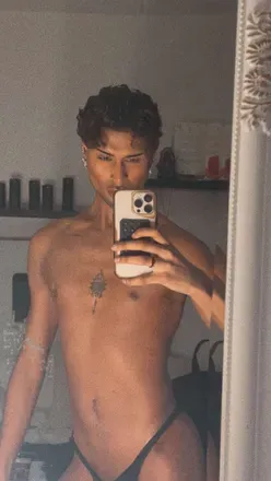 OnlyFans cuenta thegoldenndream header 2