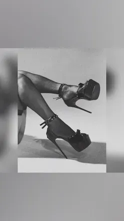 OnlyFans cuenta lyreyes header 2