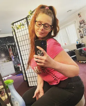 OnlyFans account  booksnboobies avatar 1
