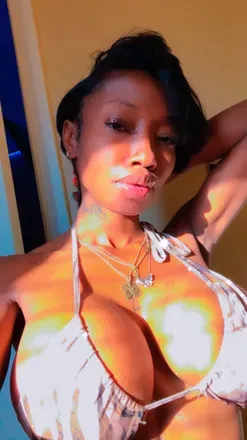 OnlyFans cuenta mizzbutterfly3 header 2