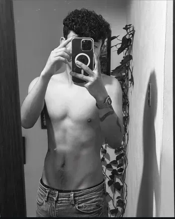 OnlyFans cuenta yahirr_29 avatar 1