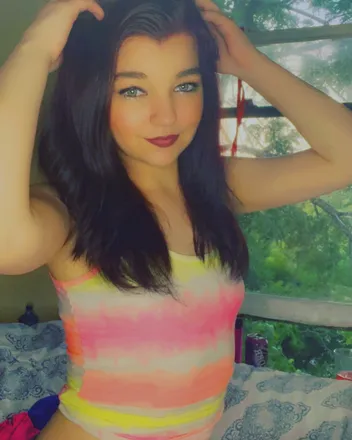 OnlyFans cuenta kyergirl20 header 2