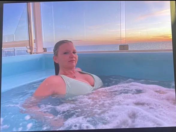 OnlyFans account  atjewels header 2