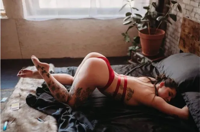 OnlyFans cuenta kay_kay1996 header 2