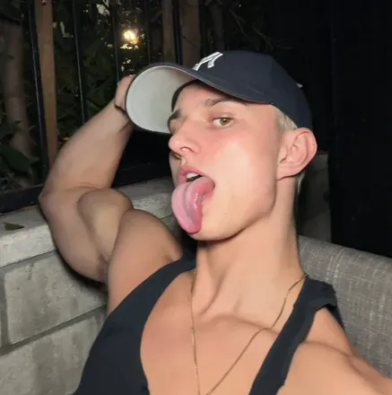 OnlyFans account  gavincroghan_monthly avatar 1