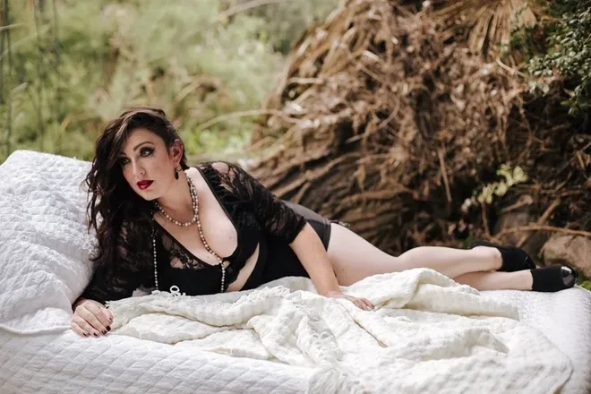 OnlyFans account  misschiefandmayhem header 2