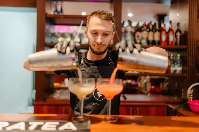 OnlyFans cuenta mdfkbartender header 2