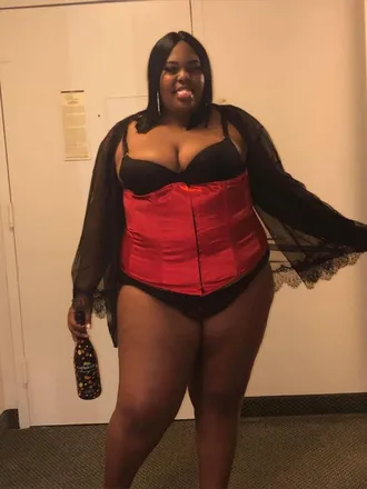 OnlyFans cuenta msprettypussytee header 2