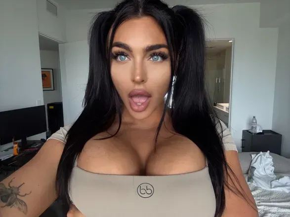 OnlyFans of emjayplays